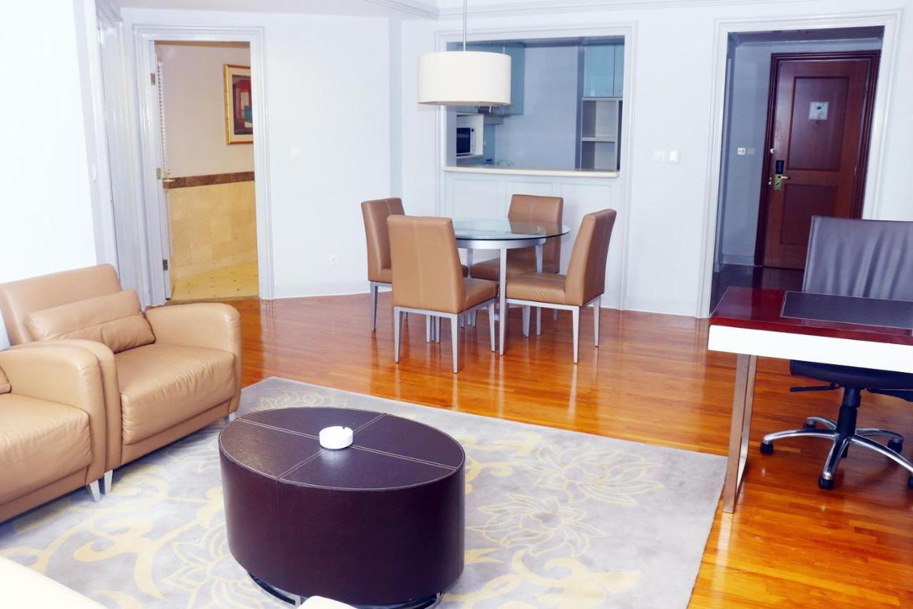 Wyndham Casablanca Jakarta Luaran gambar A typical apartment at the complex