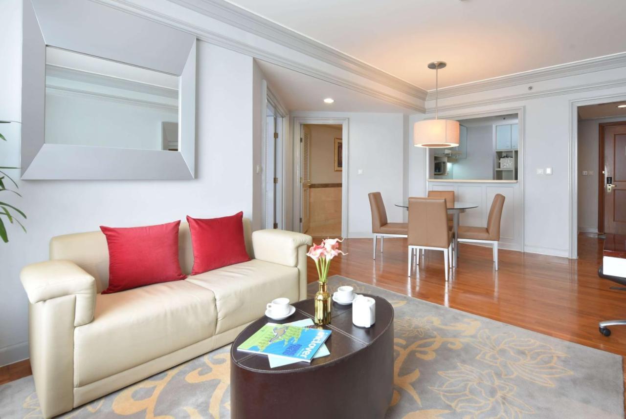 Wyndham Casablanca Jakarta Luaran gambar A living room in a serviced apartment in Singapore